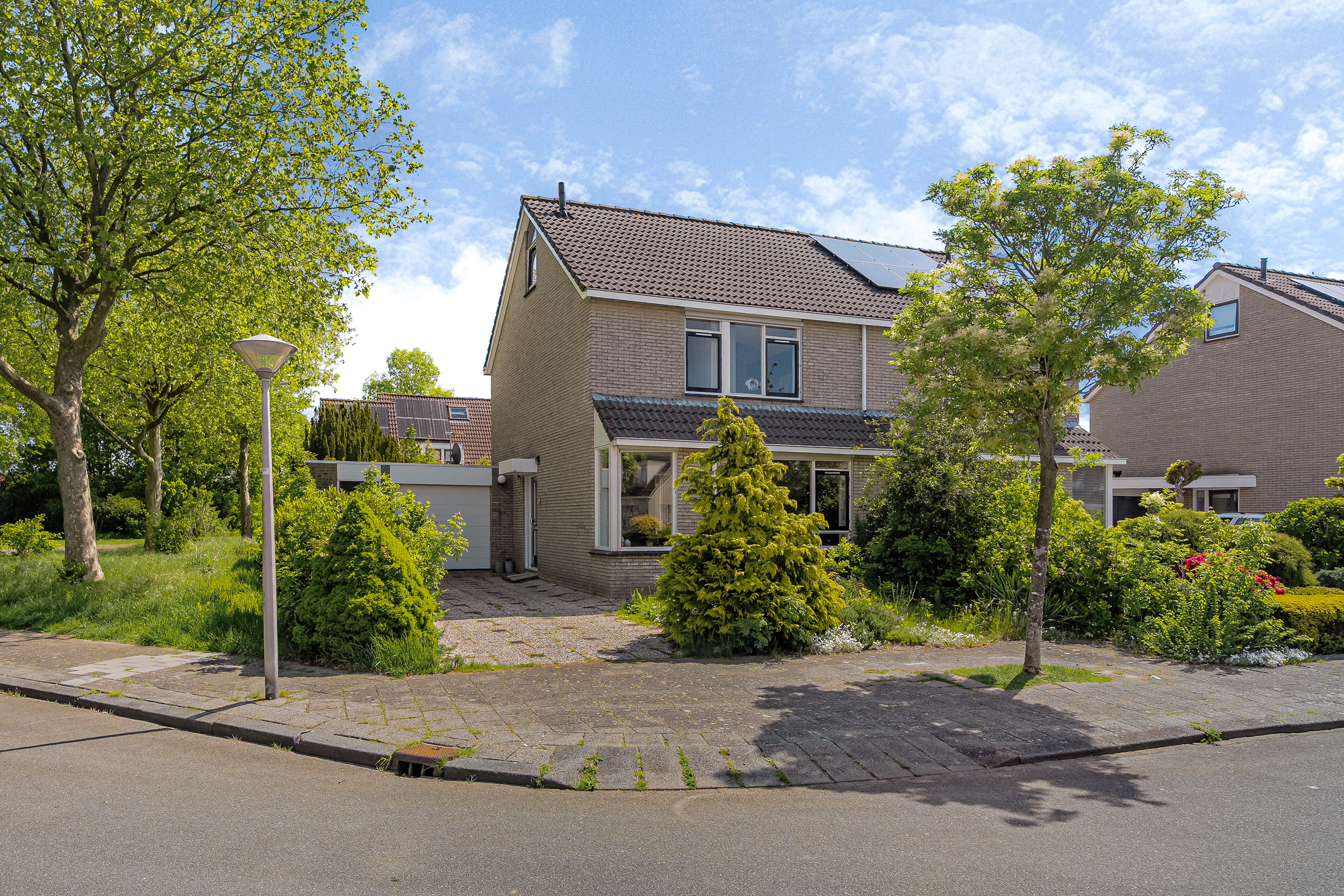 Papingastins 32, Leeuwarden 1