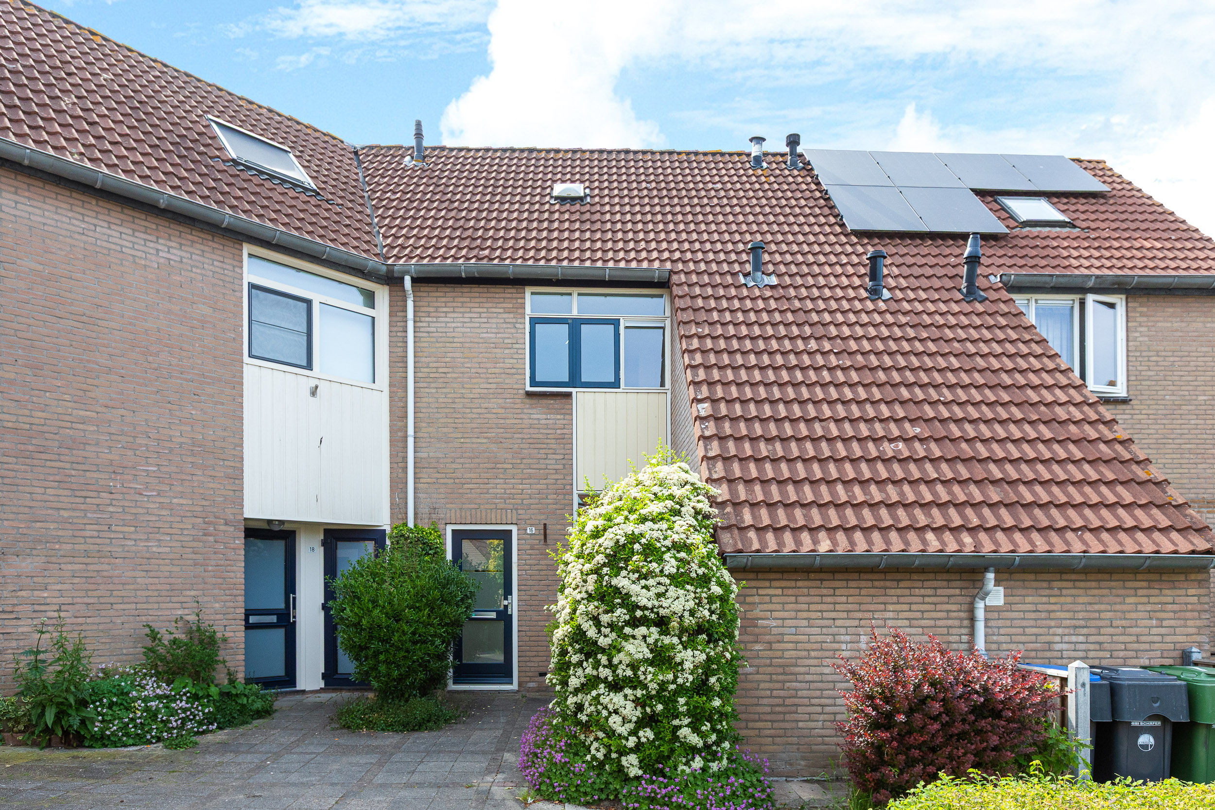 Roordaburg 16, Leeuwarden 1