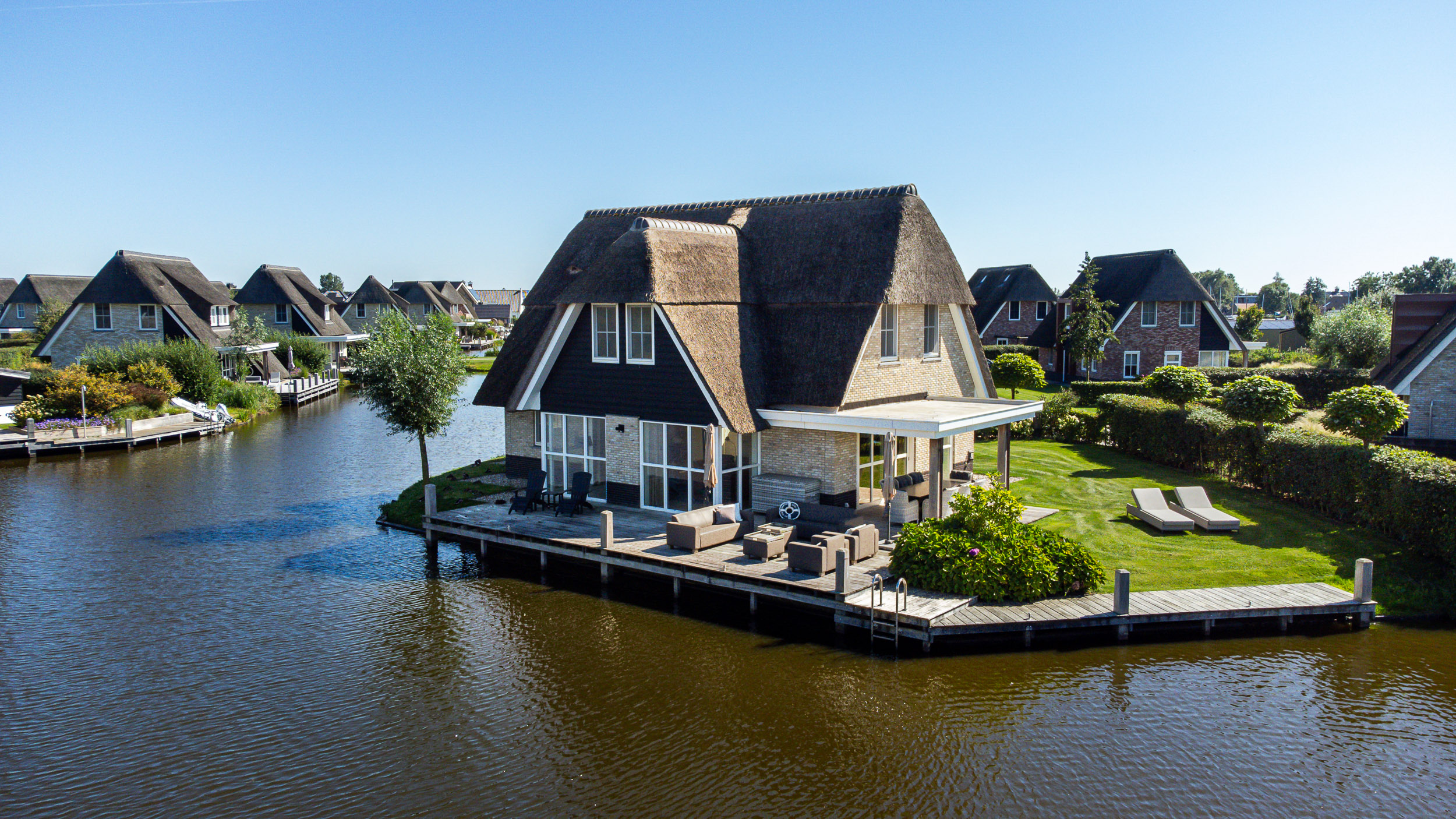Djerreblom 19, Delfstrahuizen 1