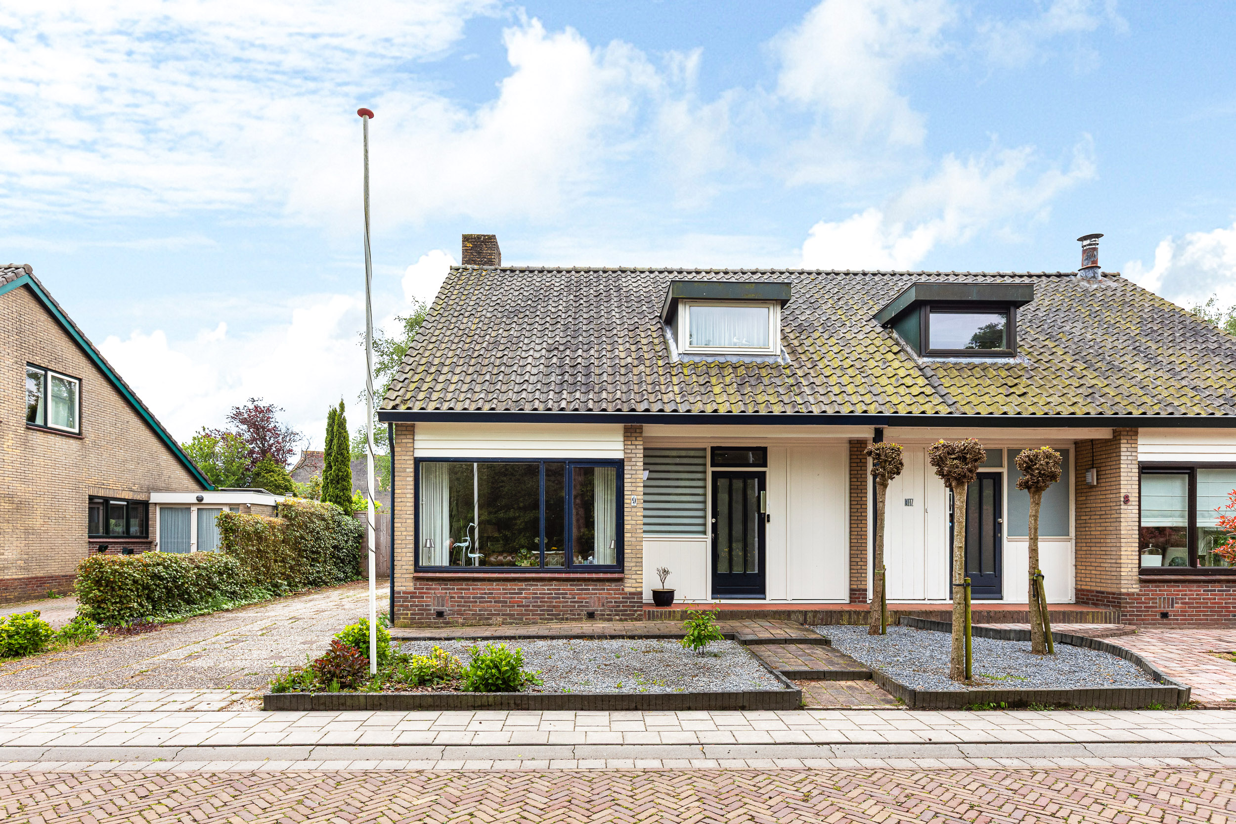 Dekamalaan 9, Sneek 1